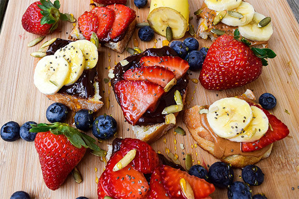 Chocolate and Peanut Butter Fruit Toasts