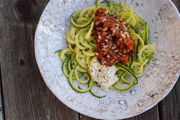 Zucchini Noodles with Tomatoes