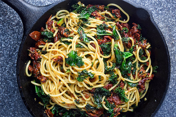 Kale and Sundried Tomato Spaghetti