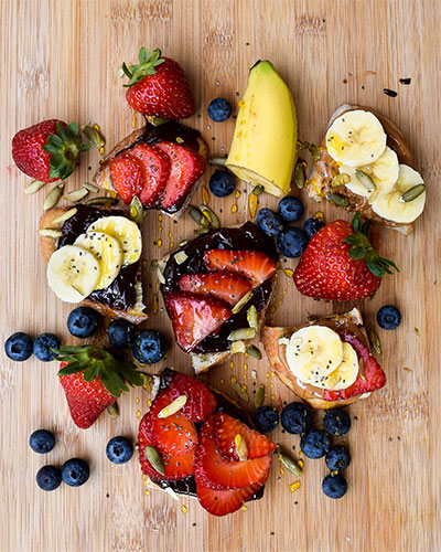 Chocolate and Peanut Butter Fruit Toasts