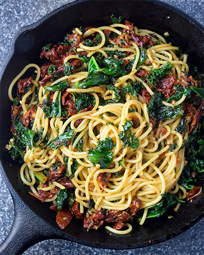 Kale and Sundried Tomato Spaghetti